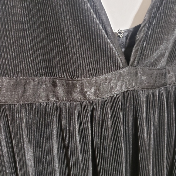 SHOW Me Your Mumu Pleated Eva Dress in Black Size Large - Picture 6 of 10